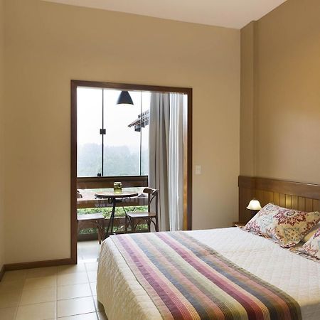 Pousada Dos Pinhos Hotel Педра Азул Екстериор снимка