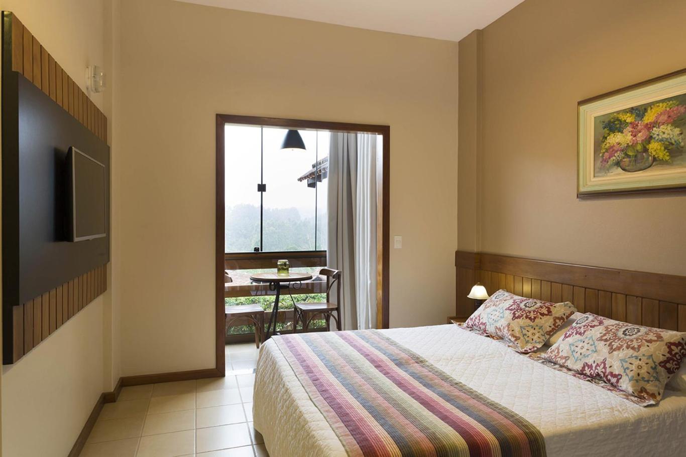 Pousada Dos Pinhos Hotel Педра Азул Екстериор снимка