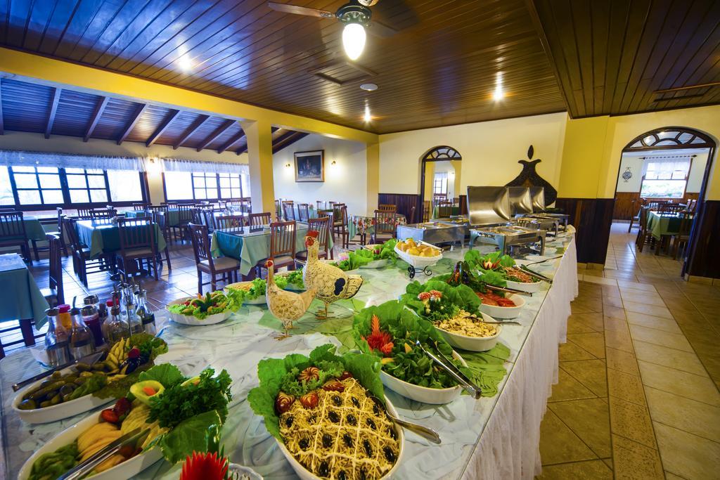 Pousada Dos Pinhos Hotel Педра Азул Екстериор снимка