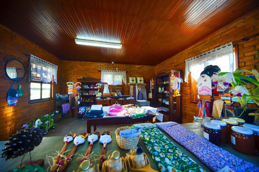 Pousada Dos Pinhos Hotel Педра Азул Екстериор снимка