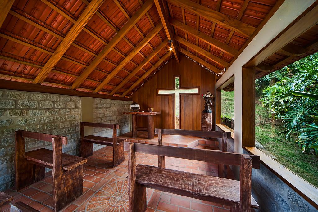 Pousada Dos Pinhos Hotel Педра Азул Екстериор снимка