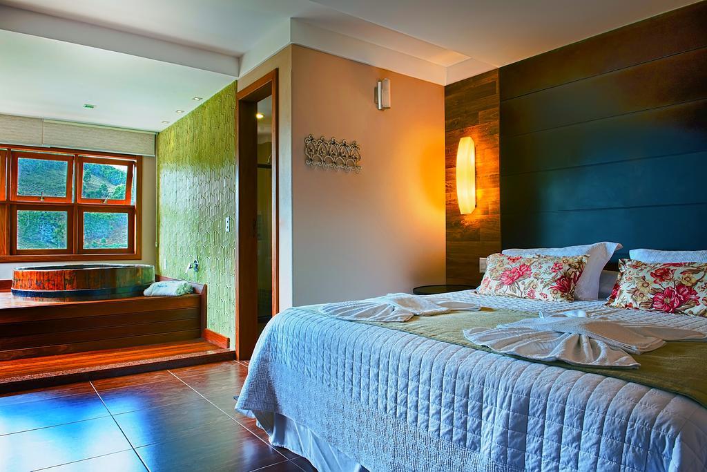 Pousada Dos Pinhos Hotel Педра Азул Екстериор снимка