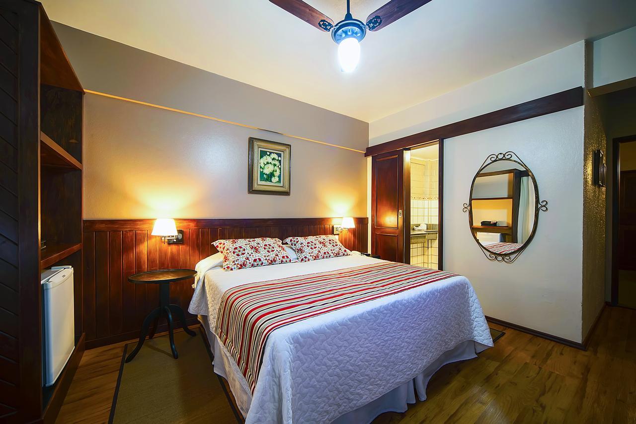 Pousada Dos Pinhos Hotel Педра Азул Екстериор снимка