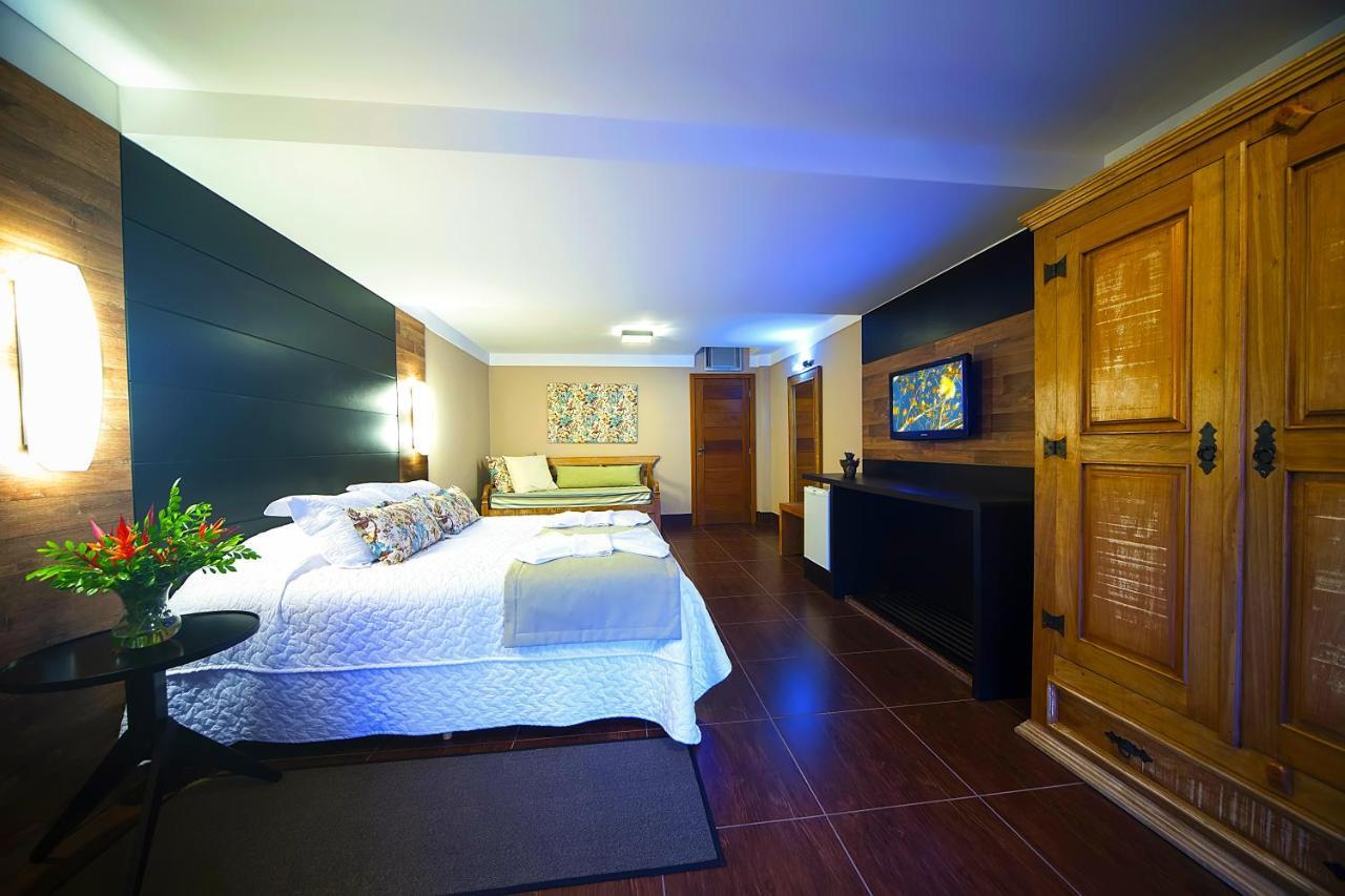 Pousada Dos Pinhos Hotel Педра Азул Екстериор снимка